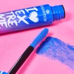 essence I love Extreme Blue Mascara - Image 2