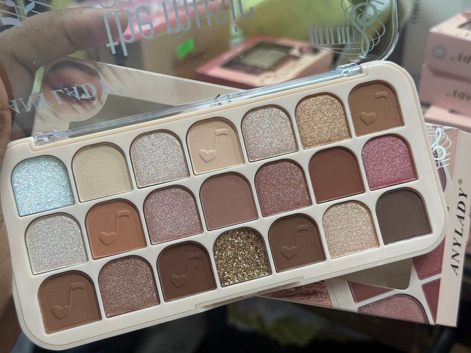 IMG_8027 ANY LADY the music EYESHADOW 21 COLOR NO:8165 - Image 1