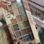 ANY LADY  ENIGMATIC 18 COLOR EYESHADOW NO:8290
