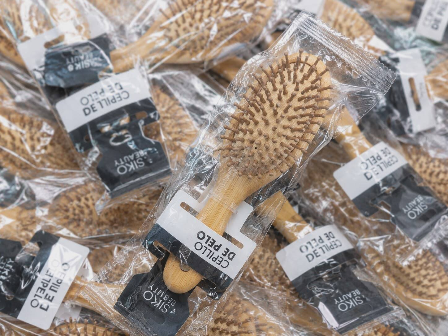 14d53ae9-84f7-4b76-9ab5-9e2b38a9a57b SKORA BEAUTY BAMBOO HAIR COMB NZ852 - Image 1