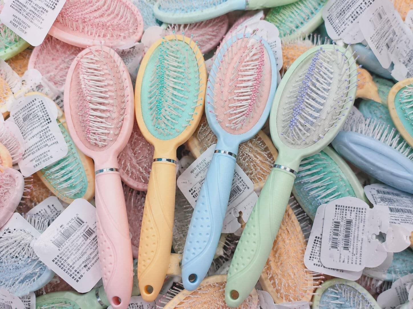 59e4af8e-7d01-45ea-a71c-744e50140de3 KISS LOVELY HAIR COMB BX-3881 - Image 1