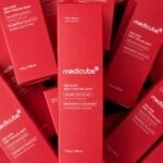 MEDICUBE RED ACNE BODY PEELING SHORT SERUM 1100ML
